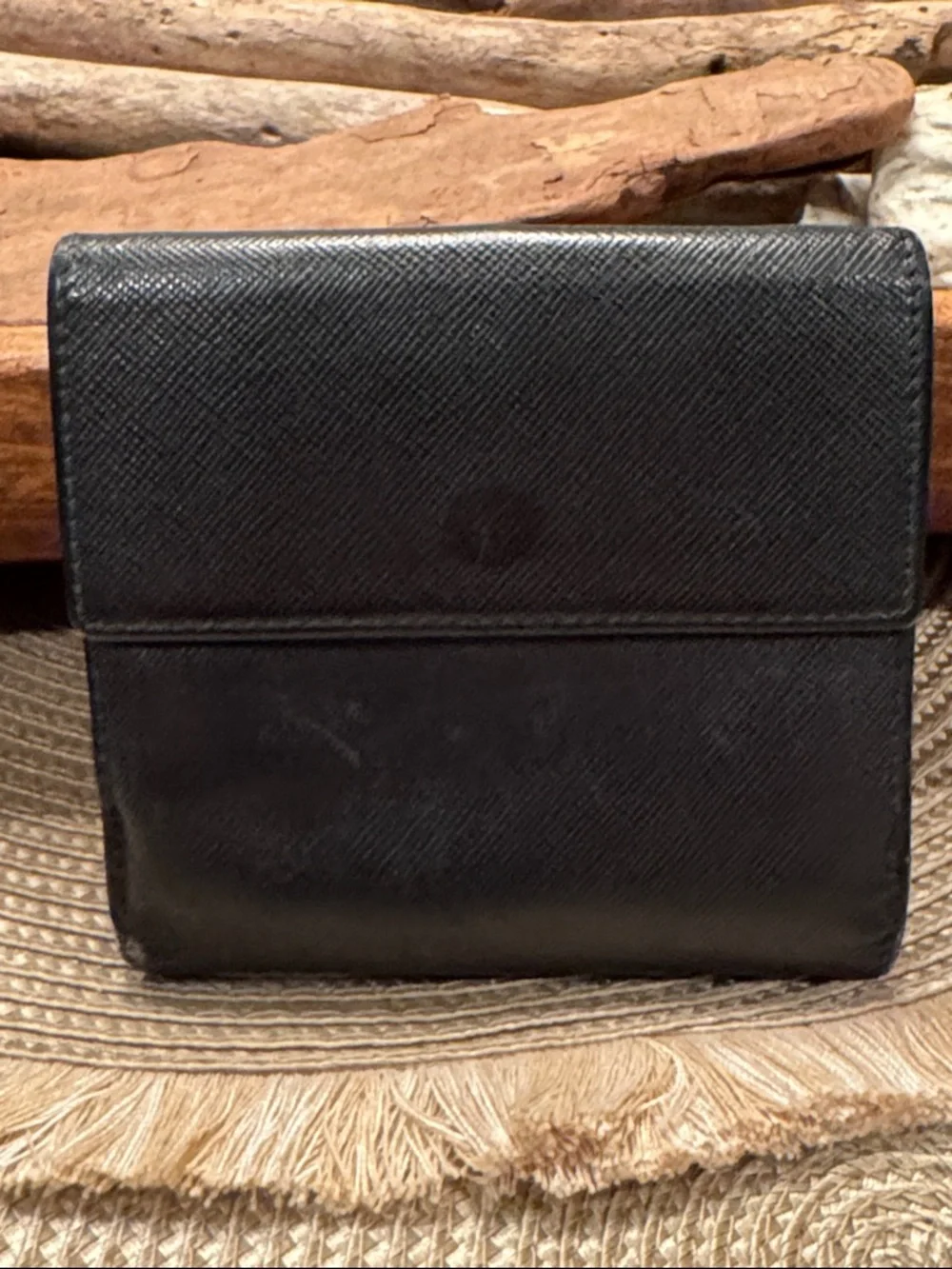 Salvatore Ferragamo Black Leather Wallet with Gold Gancini Hardware - Picture 2 of 7